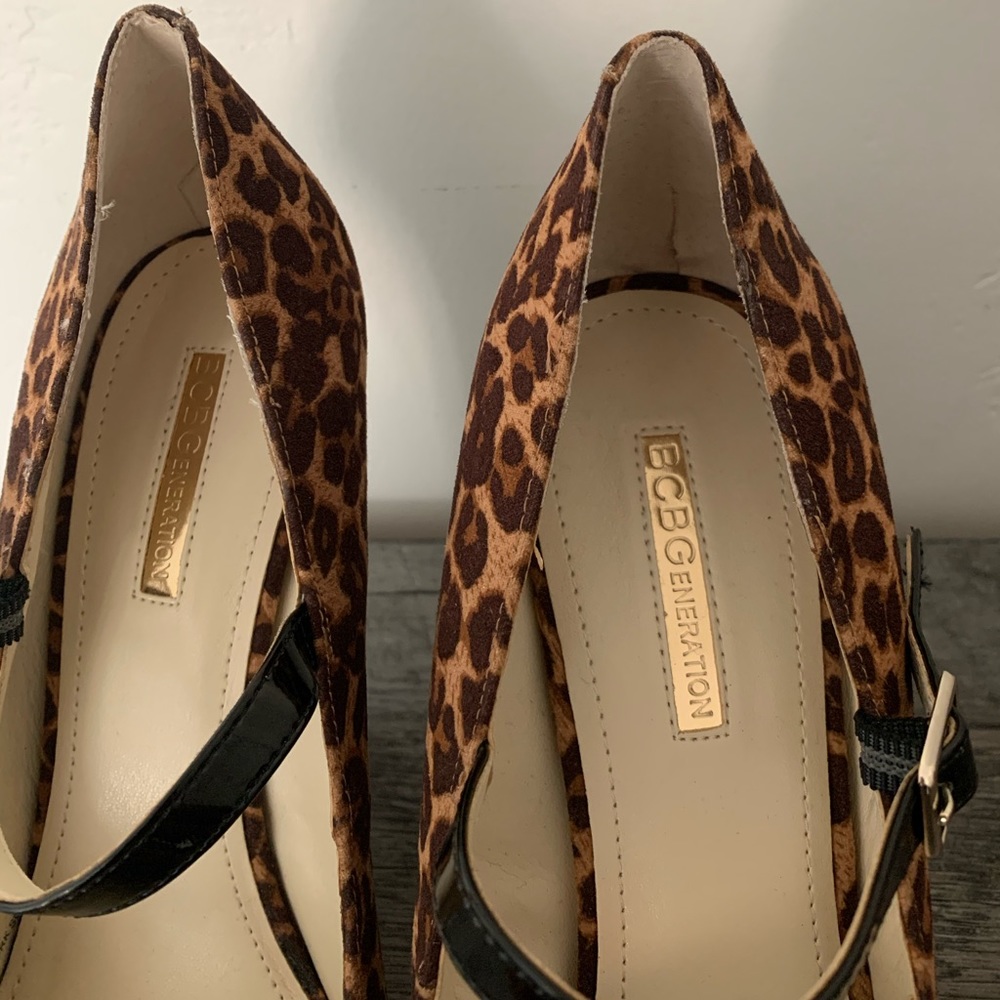 Bcbgeneration Closed Toe Pumps. Never Been Worn! - image 4